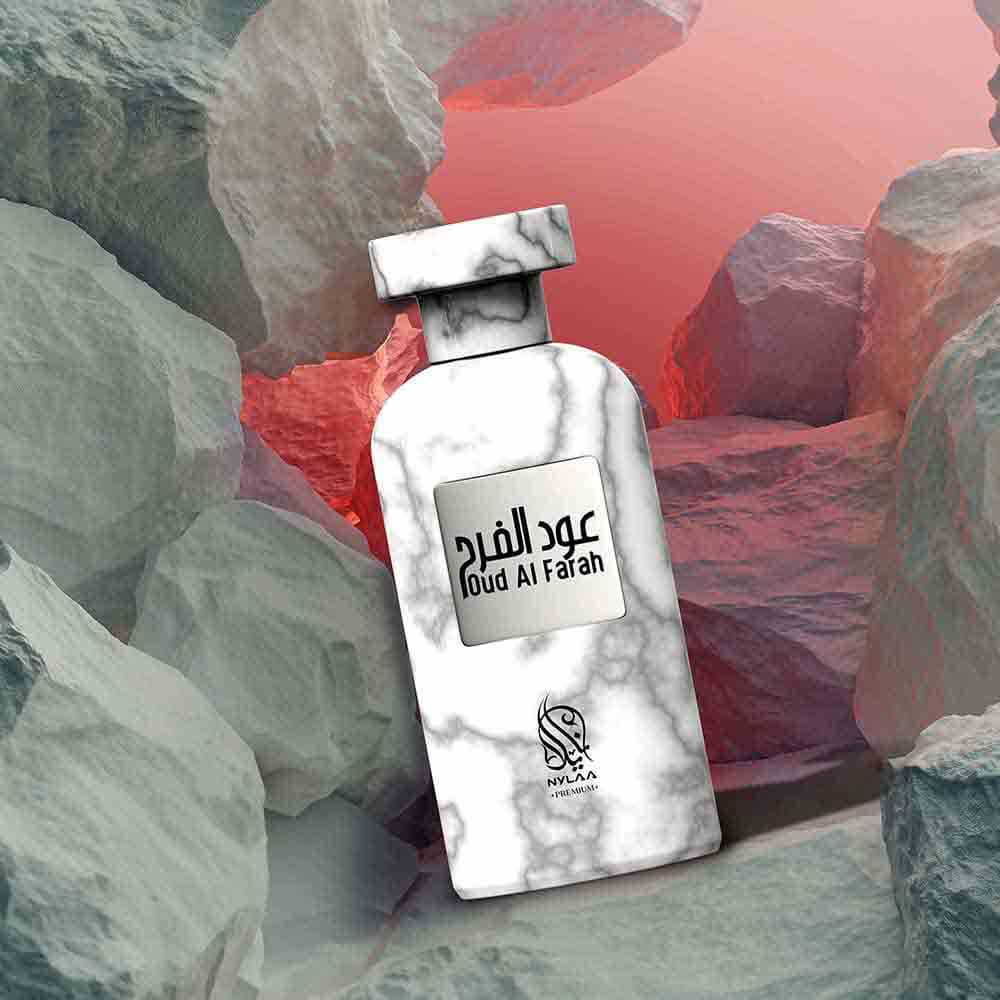 A perfume bottle poster from Nylaa by Savia Exclusive with a marble effect